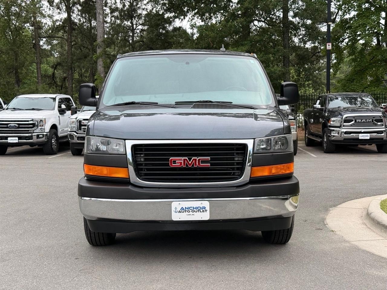 gmc savana passenger 2017 1GJW7FFF3H1141499 image gmc savana passenger 2017 1GJW7FFF3H1141499 image